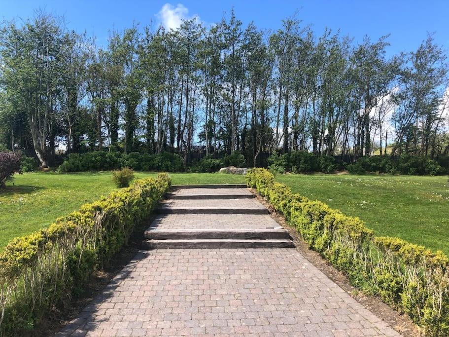 הוילה Townhouse Clifden: Located In The Heart Of Connemara מראה חיצוני תמונה