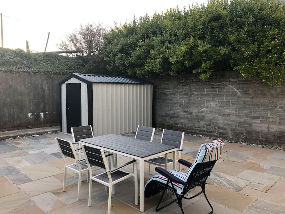 הוילה Townhouse Clifden: Located In The Heart Of Connemara מראה חיצוני תמונה