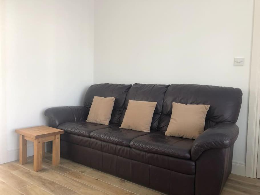 הוילה Townhouse Clifden: Located In The Heart Of Connemara מראה חיצוני תמונה