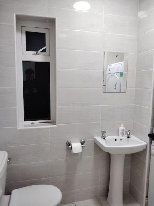 הוילה Townhouse Clifden: Located In The Heart Of Connemara מראה חיצוני תמונה
