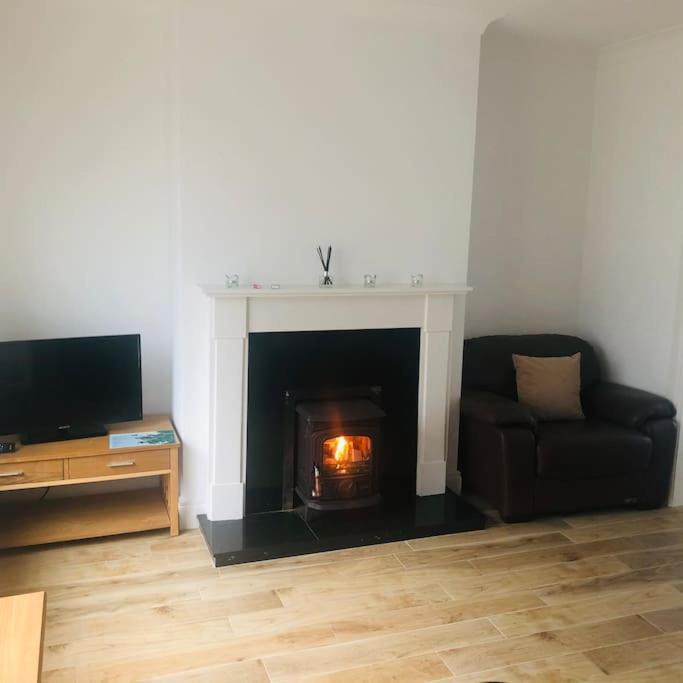 הוילה Townhouse Clifden: Located In The Heart Of Connemara מראה חיצוני תמונה