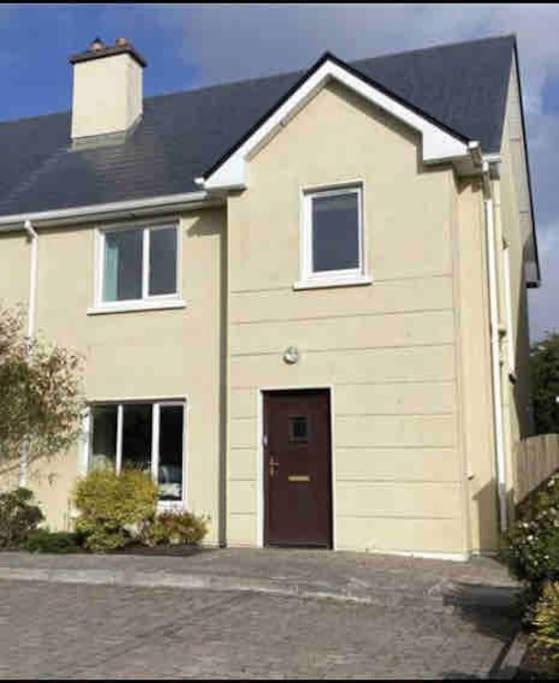 הוילה Townhouse Clifden: Located In The Heart Of Connemara מראה חיצוני תמונה
