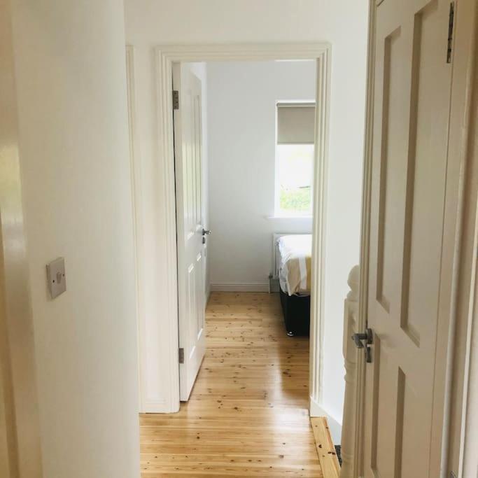 הוילה Townhouse Clifden: Located In The Heart Of Connemara מראה חיצוני תמונה