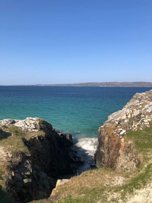 הוילה Townhouse Clifden: Located In The Heart Of Connemara מראה חיצוני תמונה