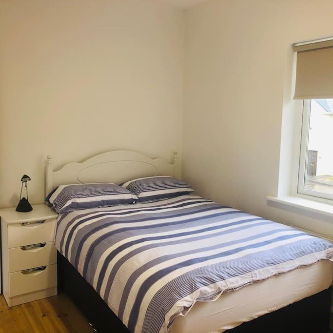 הוילה Townhouse Clifden: Located In The Heart Of Connemara מראה חיצוני תמונה